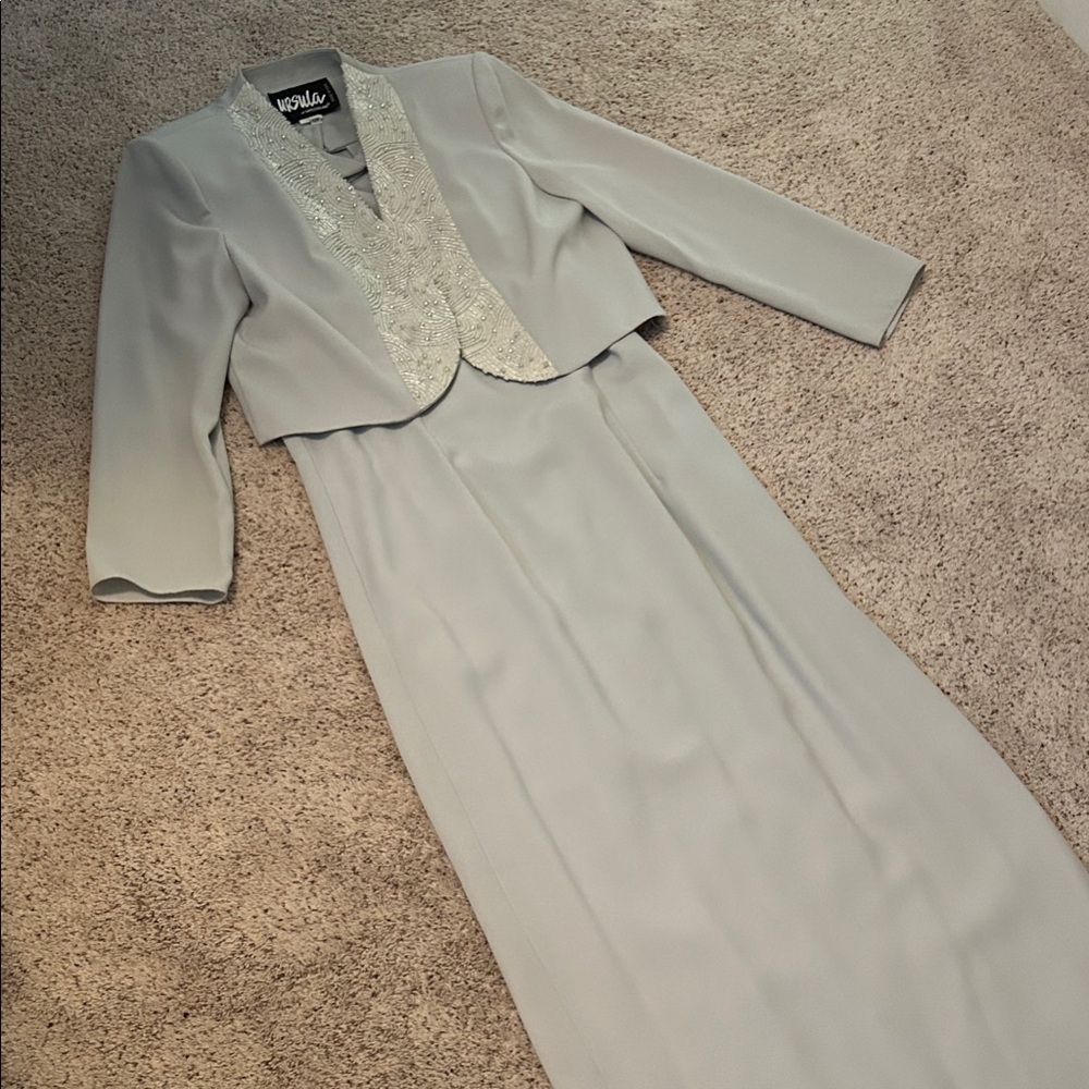 URSULA OF SWITZERLAND Elegant Light Green Two-Piece Suit with Silver Accents 12P